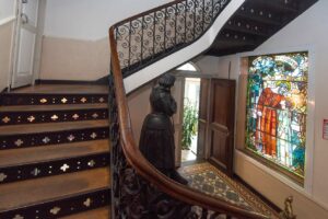 Collège Saint Jo Arras Couloirs escaliers Vitraux