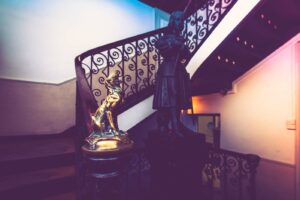 Collège Saint Jo Arras Couloirs escaliers statue