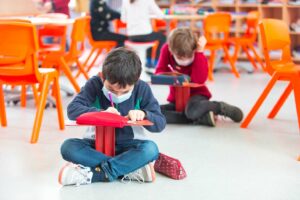 École Saint Jo Arras élève qui écrit